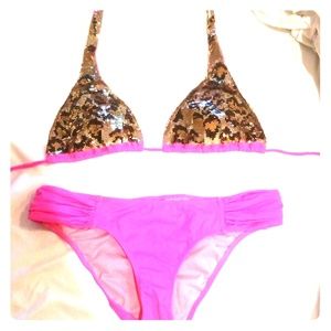 Victoria's Secret Swimsuit Size: Top S Bottoms XS